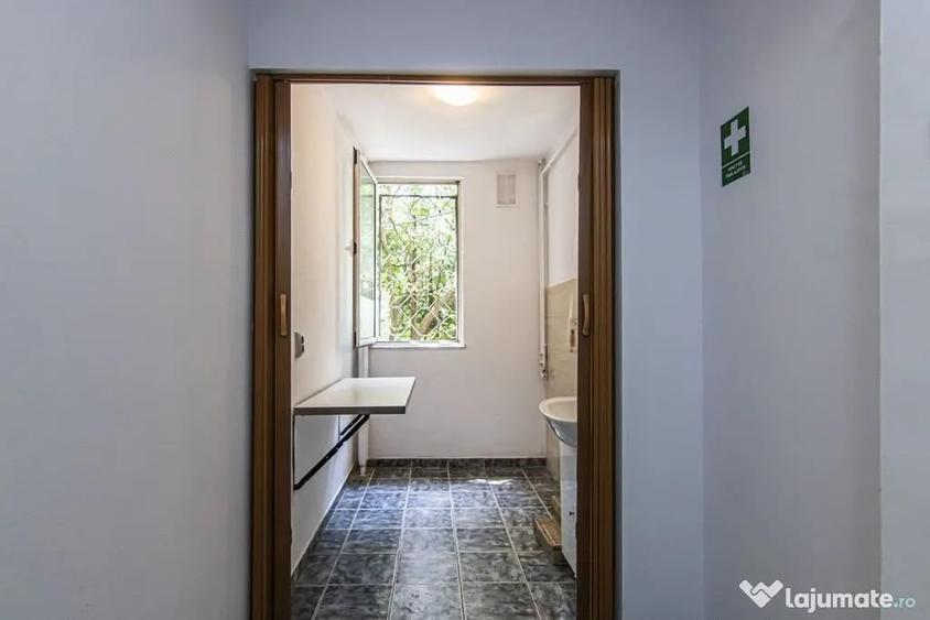 Apartament cu 4 camere semidecomandat în Drumul Taberei