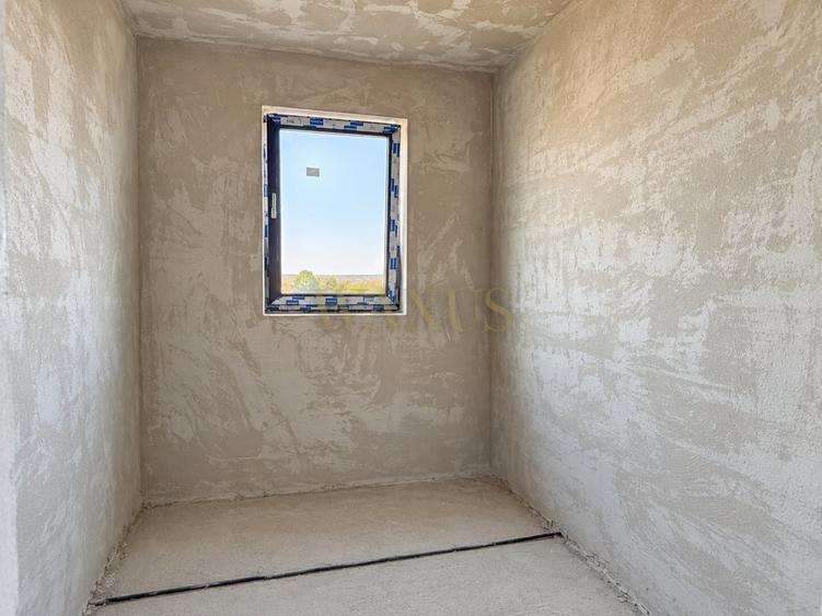 Duplex cu 6 camere cu Canalizare în Chinteni