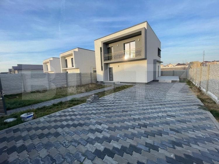 Casă individuală cu 4 camere cu Teren 350 Mp în Malu Mare