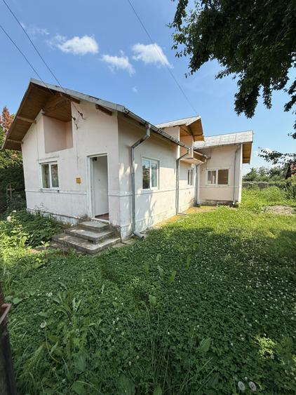 Casă cu 4 camere în Postârnacu