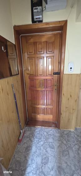Apartament cu 3 camere semidecomandat în Ana Ipătescu