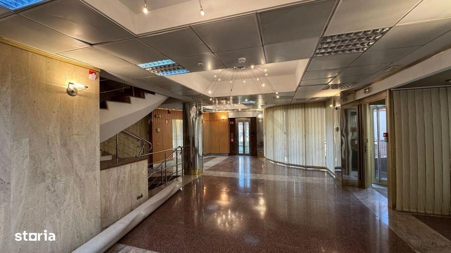 Spațiu comercial, de 3,500 mp, în Victoriei