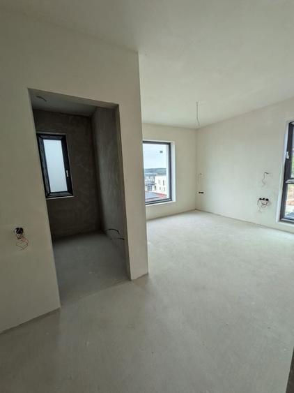 Duplex cu 4 camere cu Canalizare în Florești