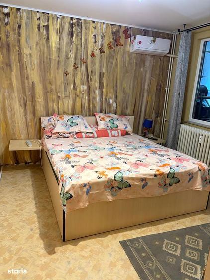Apartament cu 3 camere decomandat în Valea Oltului