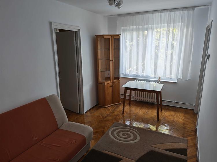 Apartament cu 2 camere nedecomandat în Micro 14