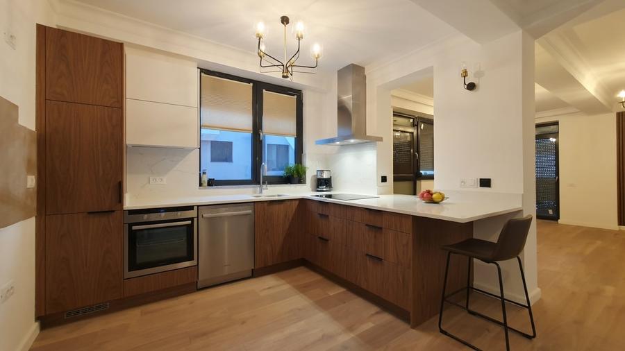Apartament cu 2 camere decomandat în Mihai Bravu