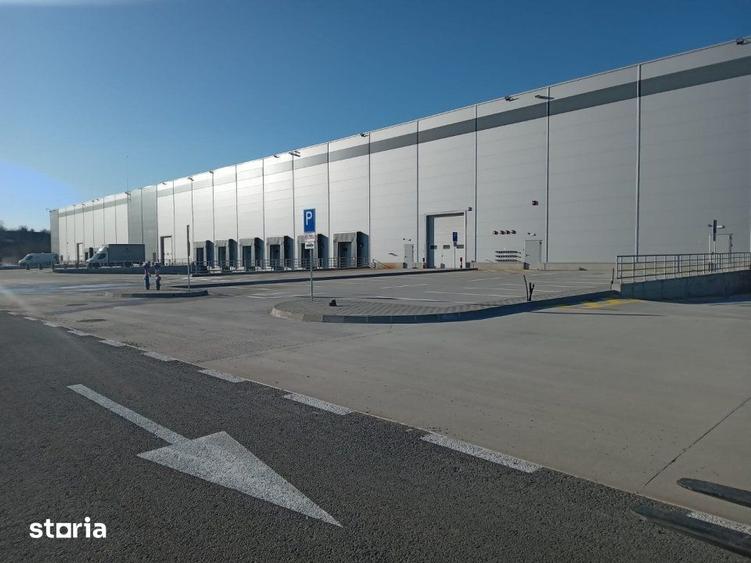 Spațiu comercial, de 900 mp, în Central