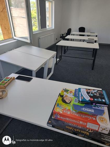 Casă cu 5 camere cu Teren 240 Mp în Vitan