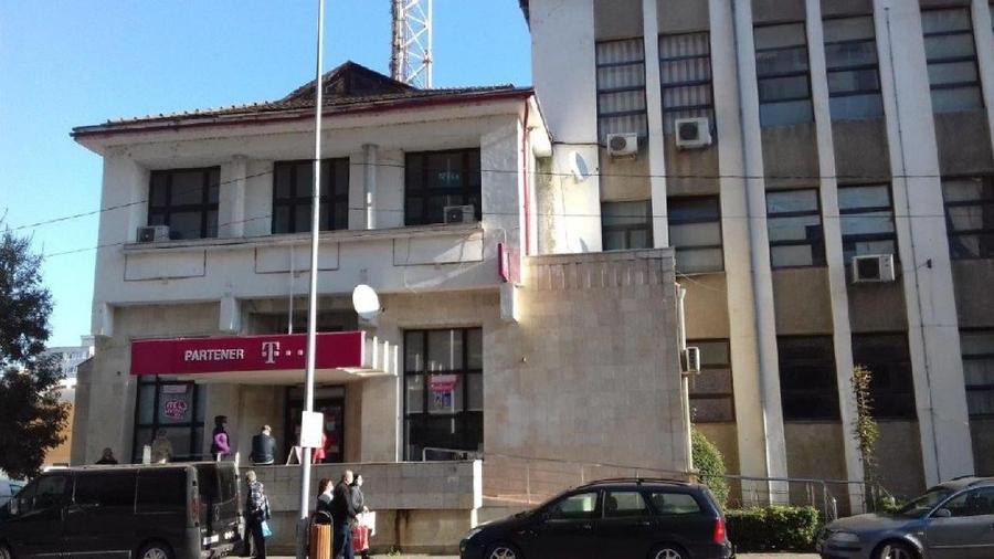 Spațiu comercial, de 2,943 mp, în Central