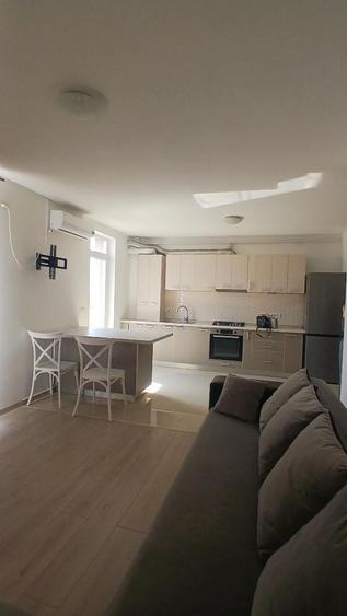 Apartament cu 2 camere decomandat în Girocului