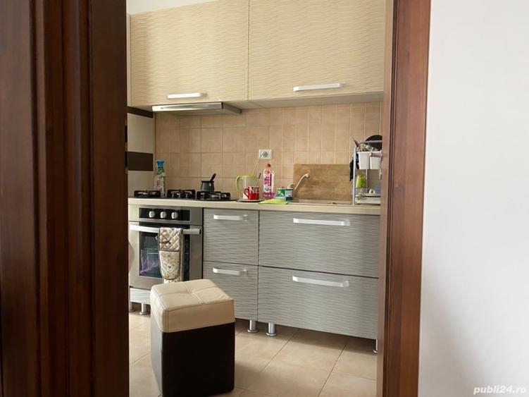 Apartament cu 3 camere decomandat în Torontalului