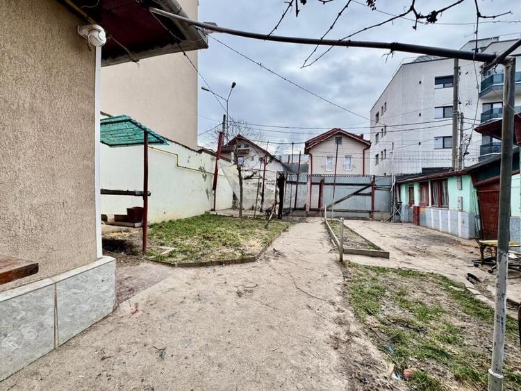 Teren Construcții intravilan de 200 mp, în Vitan