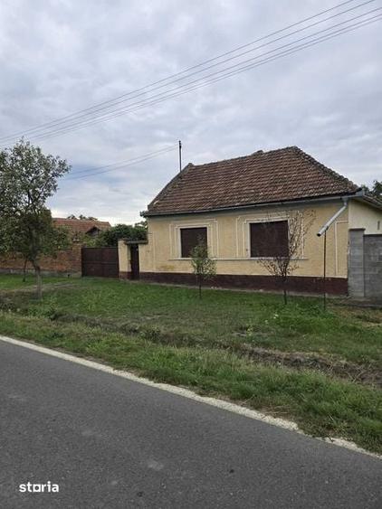 Casă cu 4 camere cu Teren 140 Mp în Central