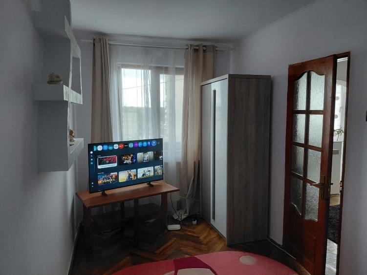 Apartament cu 2 camere semidecomandat, mobilat în 9 Mai