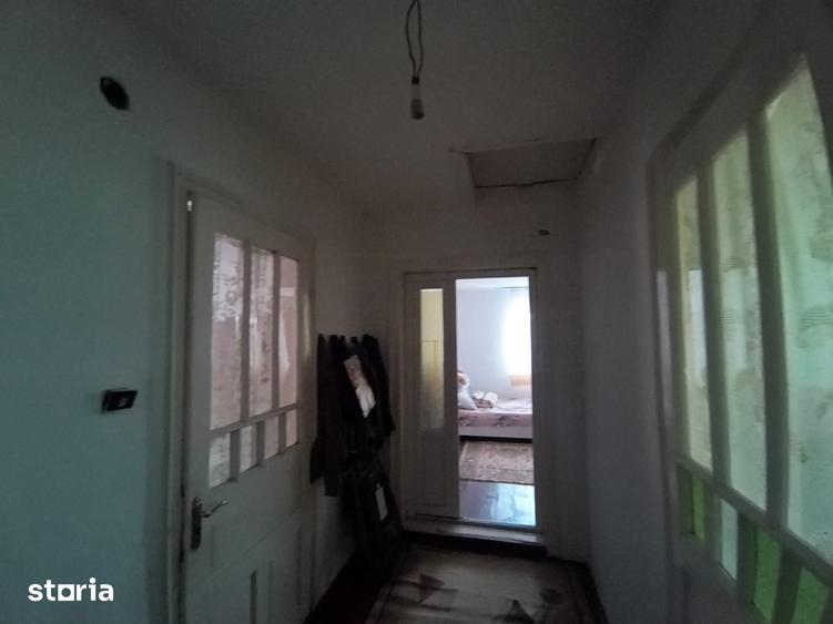 Casă cu 4 camere cu Teren 1500 Mp în Adâncata