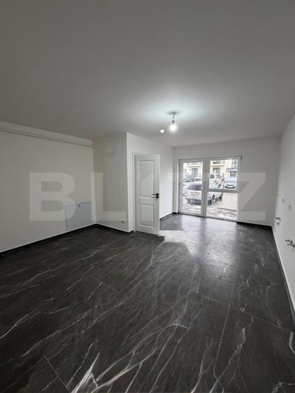 Spațiu comercial, de 32 mp, în Periferie