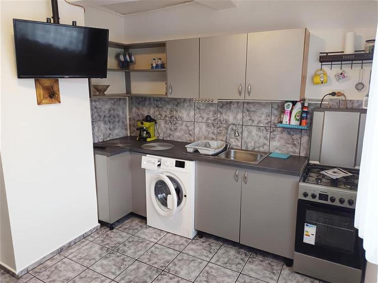 Apartament 3 camere in zona centrala Moldova Noua - 17