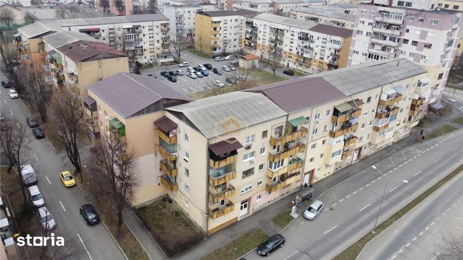 Apartament cu 2 camere decomandat în Micro 17