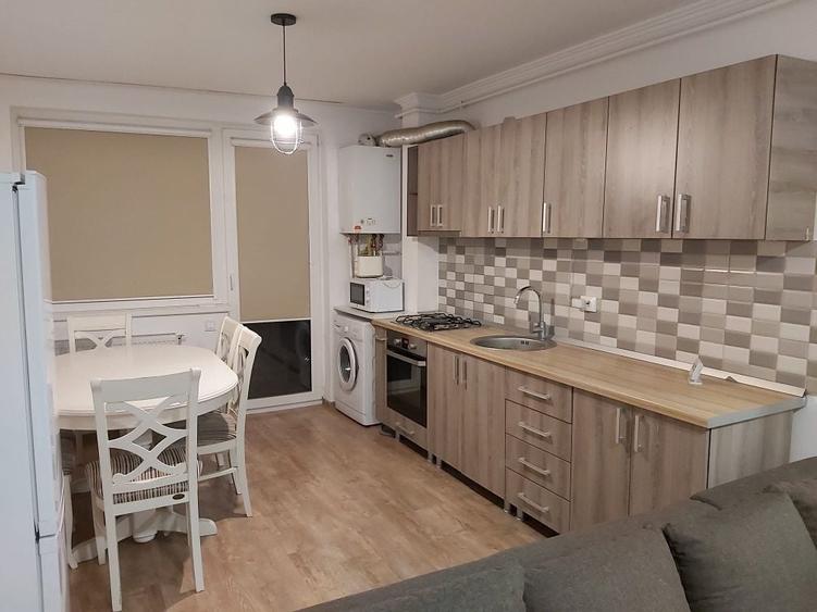 Apartament cu 2 camere decomandat în Florești