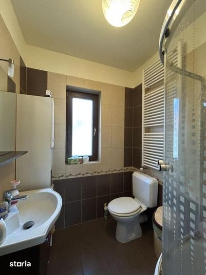 Casă cu 5 camere cu Teren 605 Mp în Central