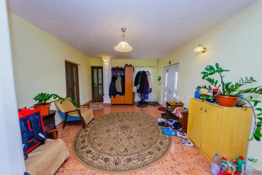 Casă cu 6 camere în Baia Sprie