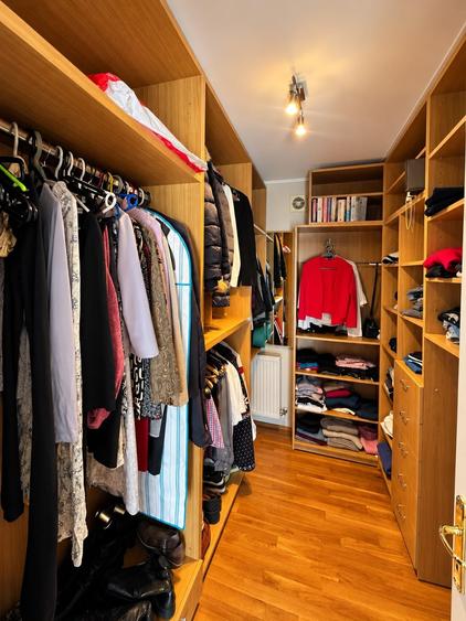 Casă individuală cu 5 camere cu Teren 264 Mp în Ultracentral