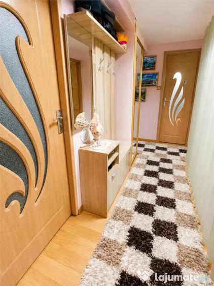 Casă cu 6 camere cu Teren 250 Mp în Central