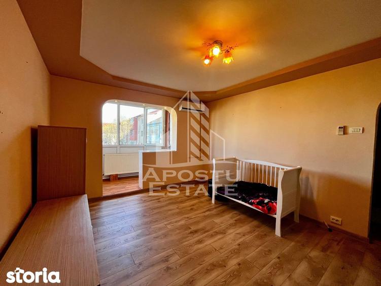 Apartament cu 2 camere semidecomandat, mobilat în Lipovei