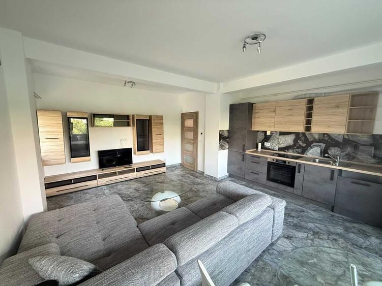 Apartament cu 3 camere decomandat în Micălaca