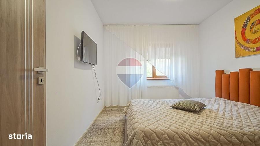Apartament cu 4 camere decomandat în Clăbucet