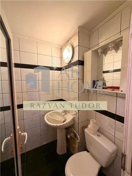Apartament cu 3 camere decomandat, mobilat în Cioceanu