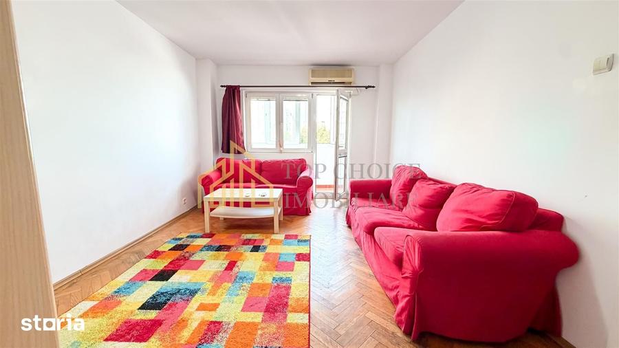Apartament cu 3 camere decomandat în Tei