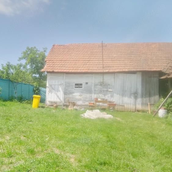 Casă cu Teren 1450 Mp în Căraci