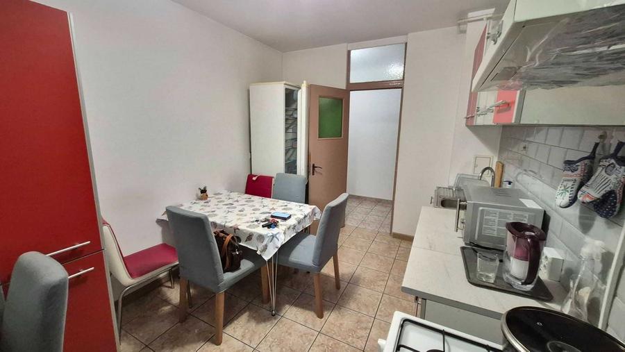 Apartament cu 2 camere decomandat în Berceni