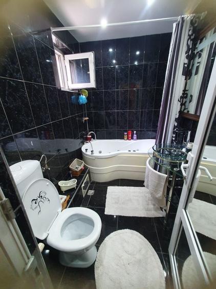 Apartament cu 2 camere decomandat în Școlilor