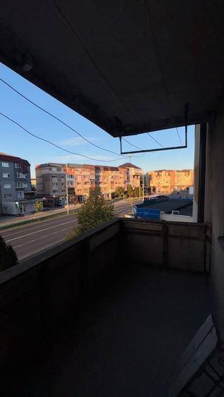Apartament cu 3 camere decomandat în Ampoi 3
