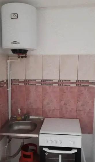 Garsonieră semidecomandată în CET