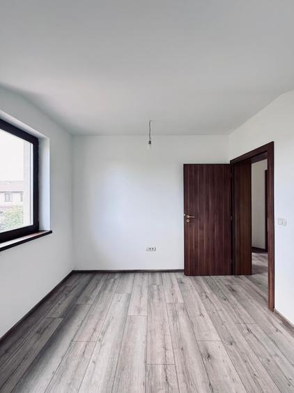 Duplex cu 5 camere cu Teren 400 Mp în Chișoda