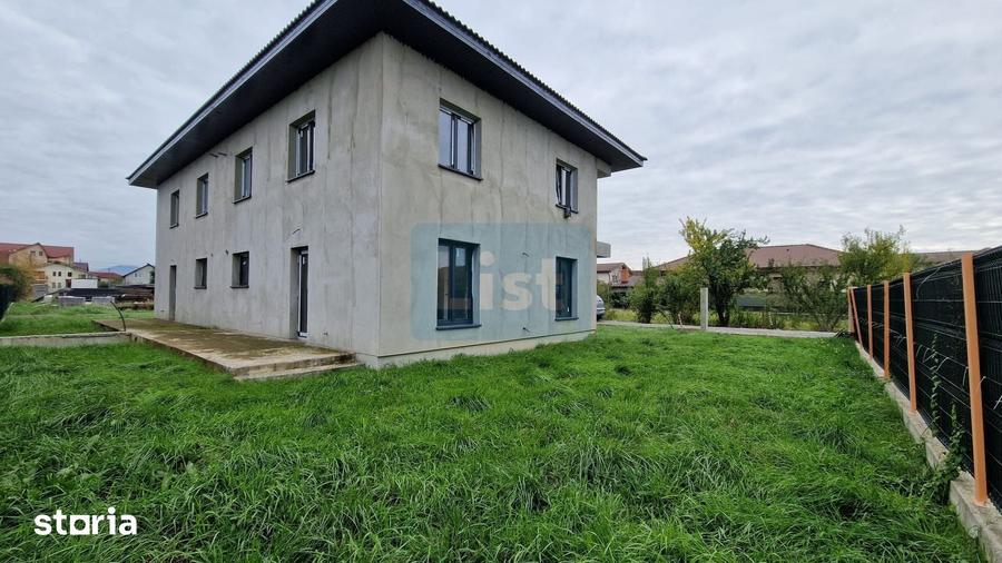 Casă cu 4 camere cu Teren 250 Mp în Recea