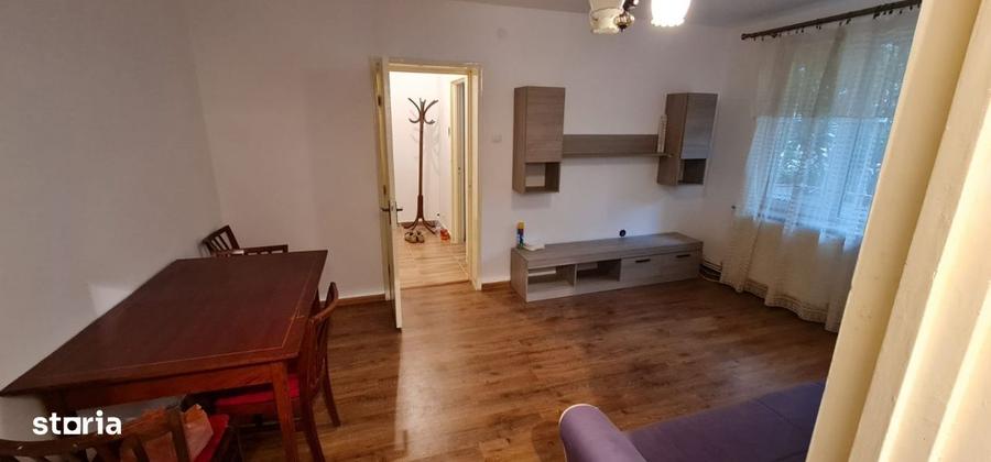 Apartament cu 2 camere semidecomandat, mobilat în Central