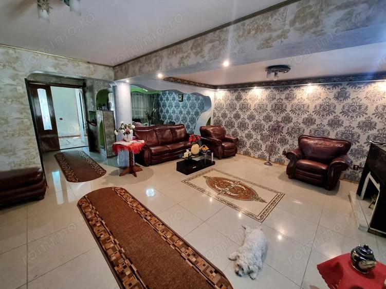 Casă cu 5 camere cu Teren 544 Mp în Agigea