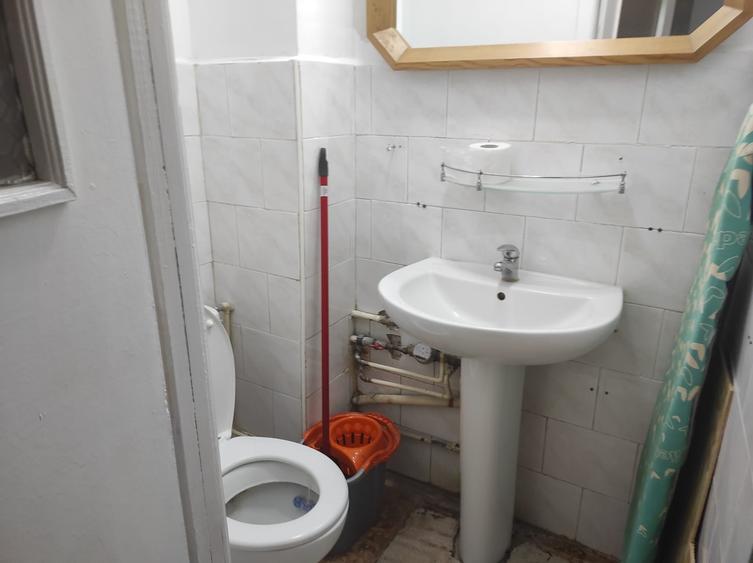 Apartament cu 3 camere decomandat în Plăvăț II