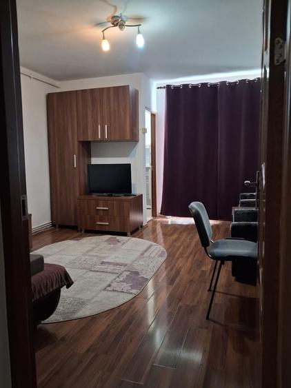 Garsonieră decomandată în Central
