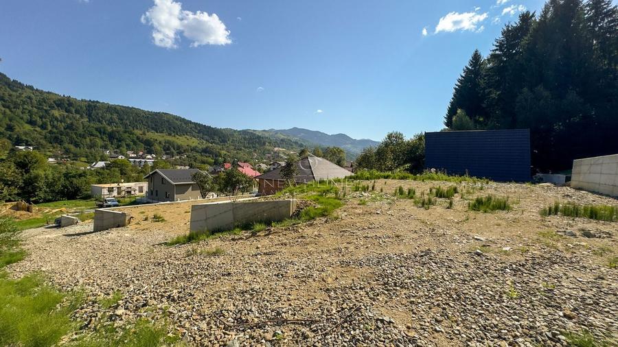 Teren Construcții intravilan de 1800 mp, în Nord