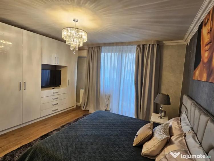 Casă cu 7 camere cu Teren 800 Mp în Central