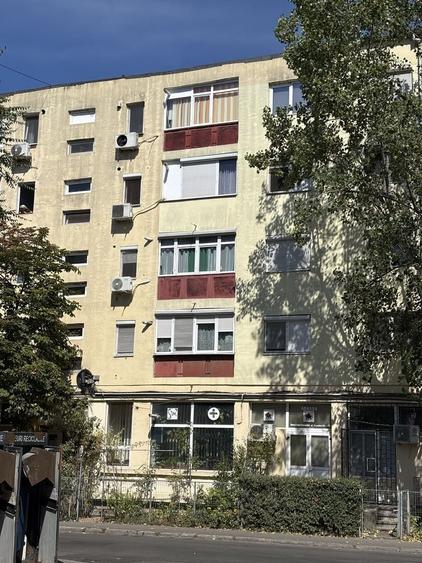 Apartament cu 2 camere decomandat în Exterior Vest