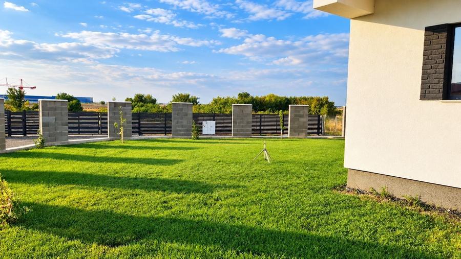 Duplex cu 5 camere cu Canalizare în Dumbrăvița