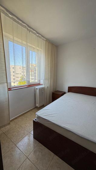 Apartament cu 3 camere decomandat în Dristor