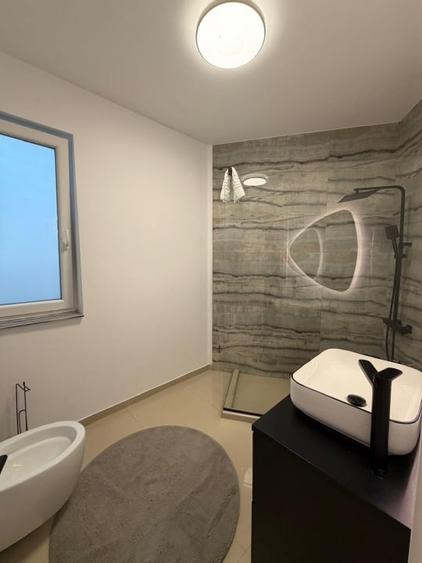 Apartament cu 3 camere semidecomandat, mobilat în Mănăștur