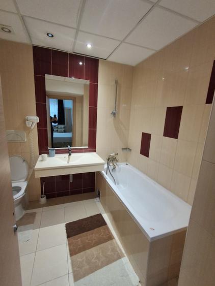 Apartament cu 3 camere semidecomandat, mobilat în Vitan-Bârzești